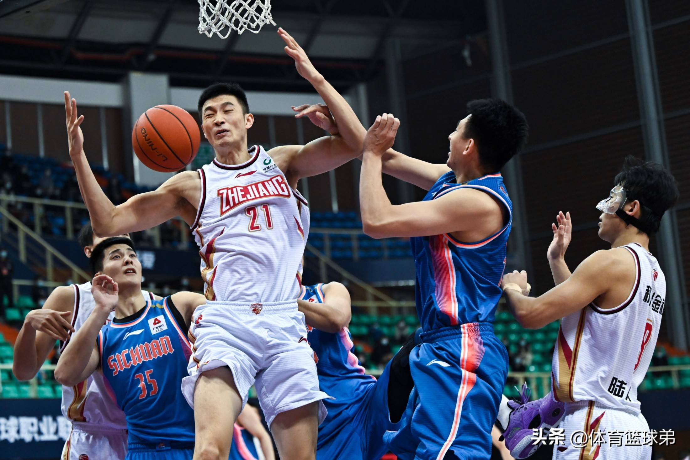 开云体育官网-新疆广汇发布备战花絮，国际比赛日临场应变，NBA常规赛任务艰巨，球探报告显示潜力的简单介绍